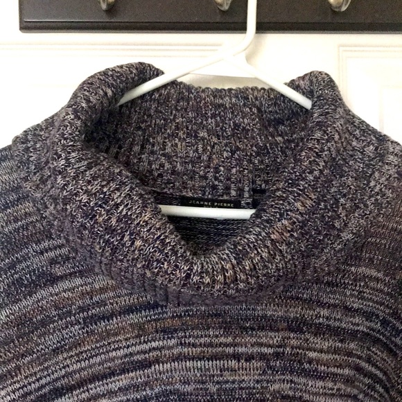 Sweater. Plus size. 1X. - Picture 2 of 2